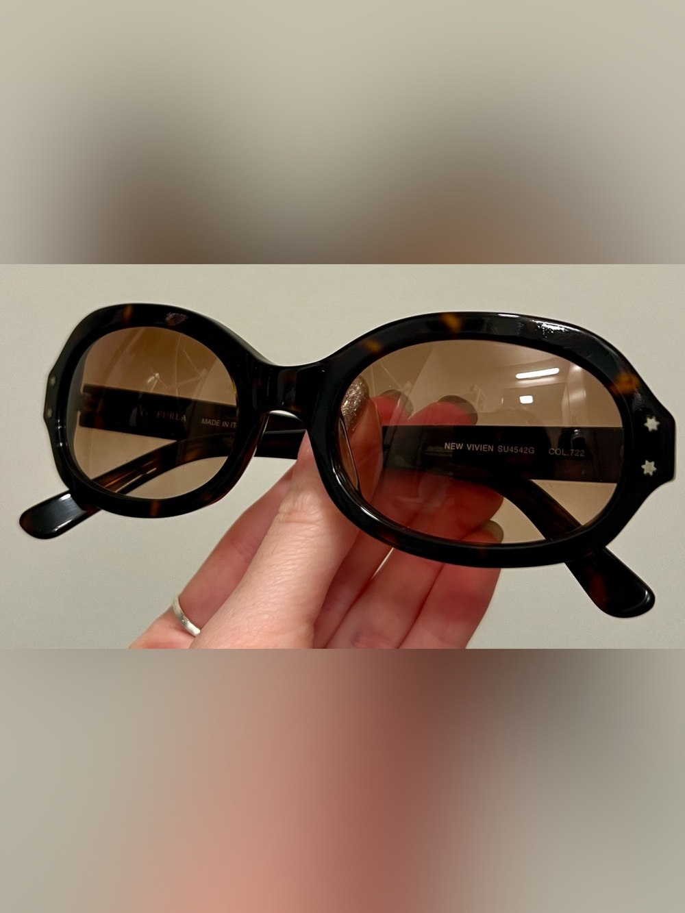 Pre-Loved | FURLA New Vivien Oval Tortoise Sunglasses Brown Gradient Y2K w/ Case - Picture 8 of 14